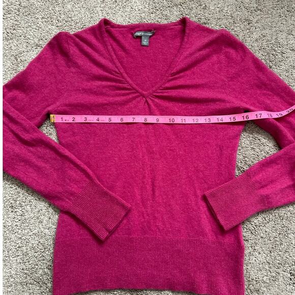 Y2K Apt 9 Medium 100% Cashmere Fuchsia Hot Pink V Neck Sweater Long Sleeve - Picture 8 of 11